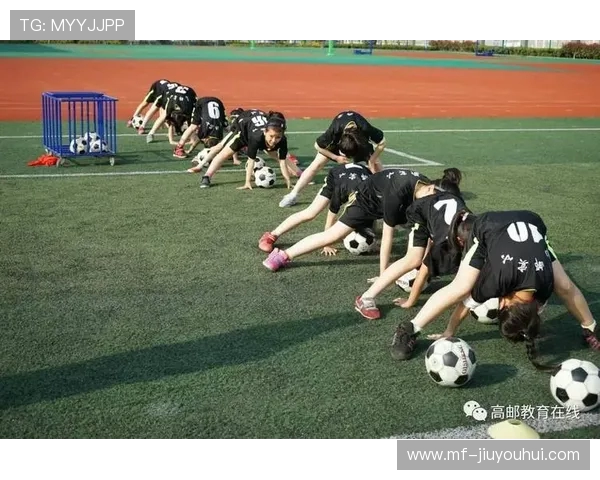 高邮足球赛事精彩纷呈 球队激烈对抗吸引众多球迷热情支持